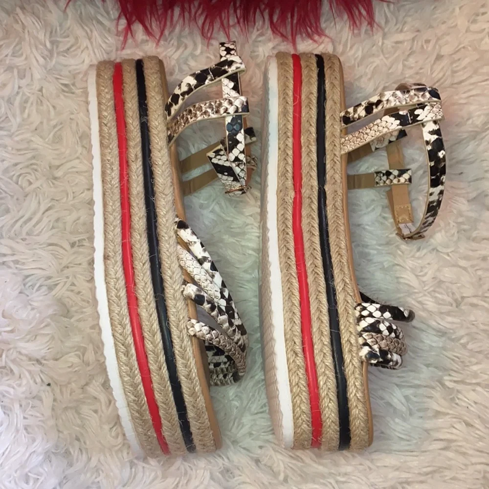 NWOB Yoki Snakeskin Print Platforms Size 7